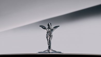 Фото - «Летящая леди» на капоте Rolls-Royce сменила позу