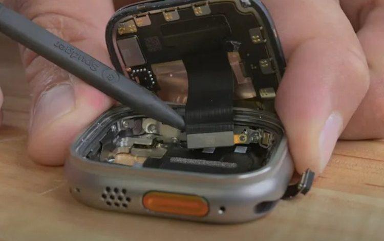 Фото - Эксперты iFixit показали разборку смарт-часов Apple Watch Ultra — отремонтировать их будет непросто