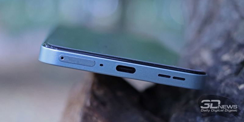  OnePlus Ace, нижняя грань: слот для двух SIM-карт, микрофон, порт USB Type-C, динамик 