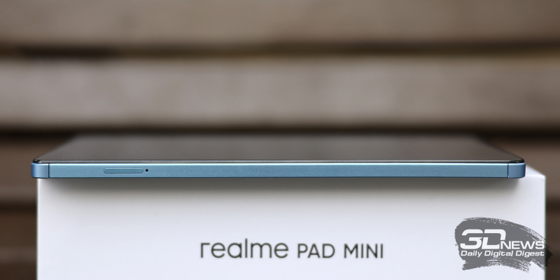 realme Pad mini, левая грань: слот для SIM-карты и карты памяти 