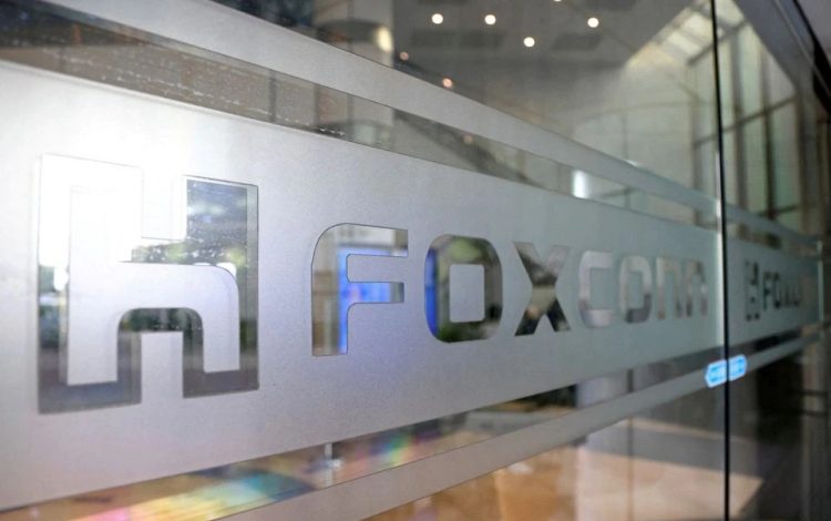 Фото - Foxconn расплачивается за вчерашние беспорядки на заводе в Чжэнчжоу — желающим покинуть предприятие достанется по $1400